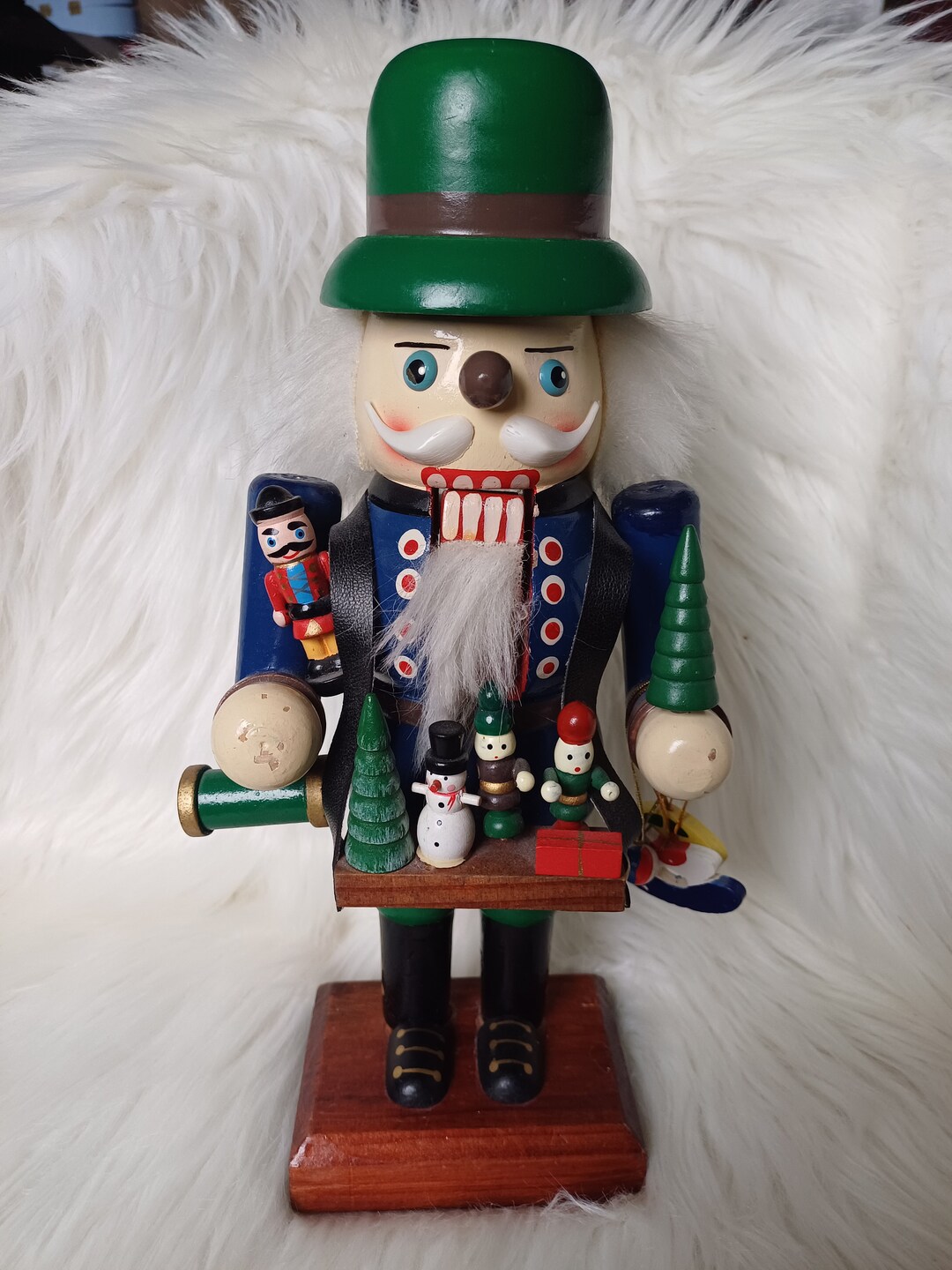Vintage Erzgebirge Wooden Nutcracker/handmade Retro Wood Figurine/made