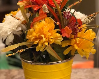 Arrangement in yellow | Etsy