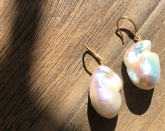 Boucles d'oreilles pendantes femme à perles d'eau douce baroques