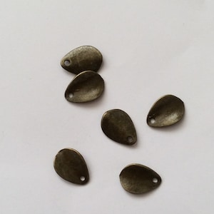 Teardrop Charms/Teardrop Antique Brass charm/Teardrop Metal Charm/Zinc Alloy Charm/Charm for Jewellery Making/Jewellery Charm Supplies