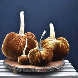 Zucca gigante in velluto: centrotavola autunnale, decorazione in stile rustico Cinnamon