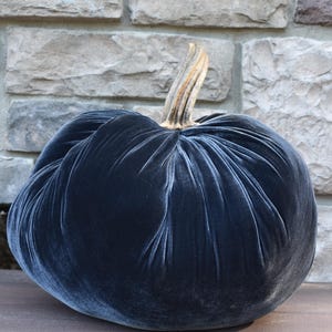 Zucca gigante in velluto: centrotavola autunnale, decorazione in stile rustico immagine 2