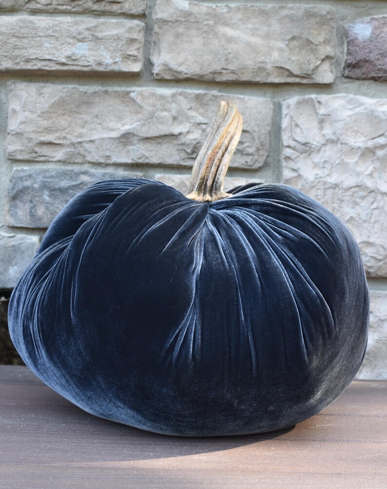 Zucca gigante in velluto: centrotavola autunnale, decorazione in stile rustico immagine 2