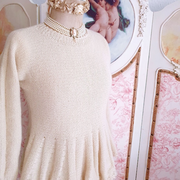 Pull en tricot Boho Angora fait à la main avec motif de perles en blanc crème