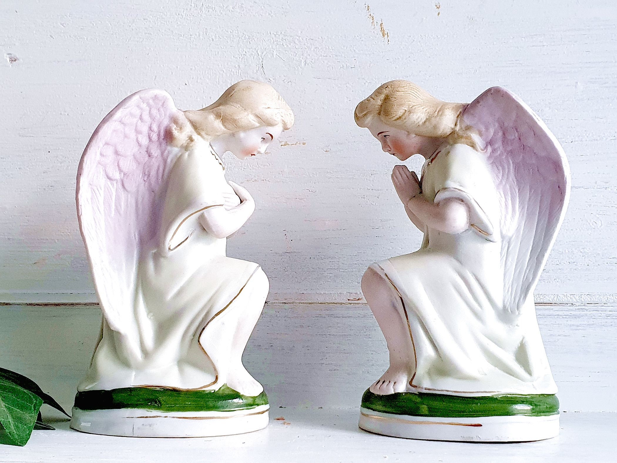 2 magiczne vintage porcelanowe anioły ENGEL anioły stróże modlące się anioły dziecięce bisque porcelanowe pastelowe malarstwo francuski shabby
