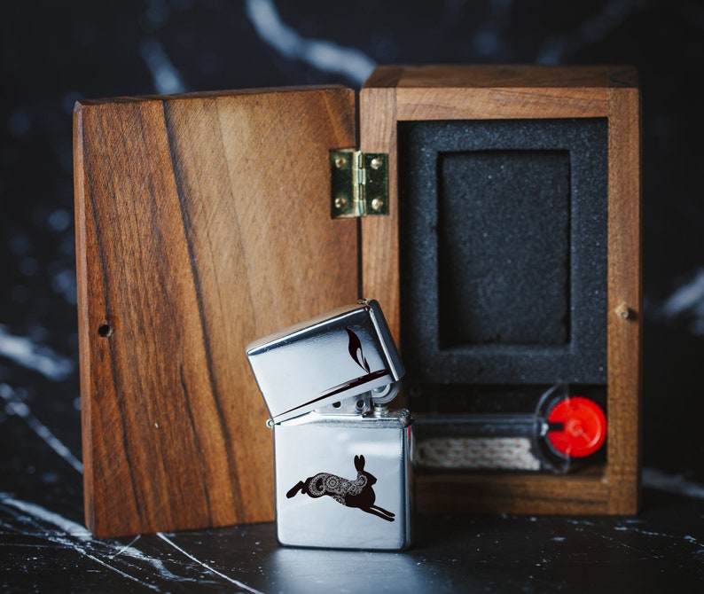 Engraved Rabbit Windproof Lighter – Personalized Gift with Box 065 bild 10