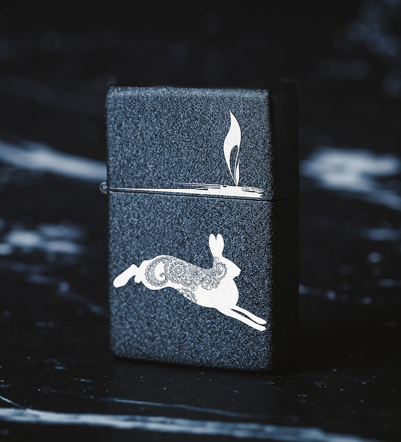 Engraved Rabbit Windproof Lighter – Personalized Gift with Box 065 bild 2