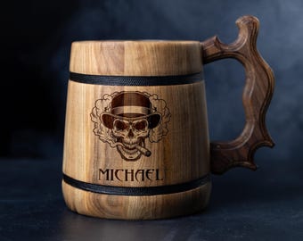 Jarra de cerveza de madera personalizada: diseño de calavera fumando, regalo para padrinos de boda