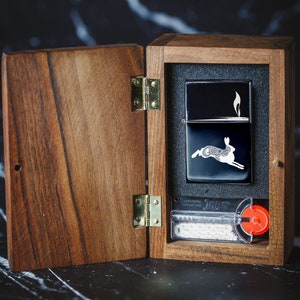 Engraved Rabbit Windproof Lighter – Personalized Gift with Box 065 bild 4