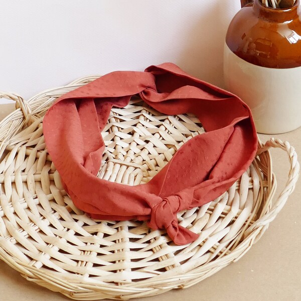 Foulard terracotta pois tissés ton sur ton