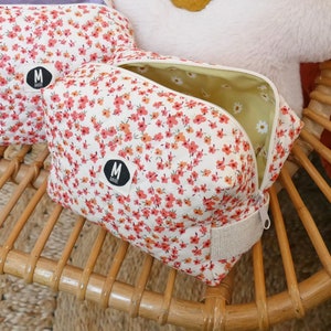 Borsa da toilette trapuntata a fiori