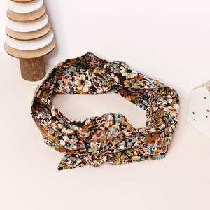 Black scarf/belt with multicolored flowers and gold lurex image 10
