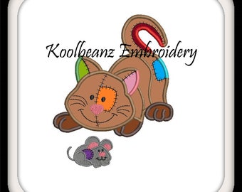 Patchwork Cat and mouse in 4x4 5x7 6x10 digital applique embroidery file w/mouse in fill stitch.
