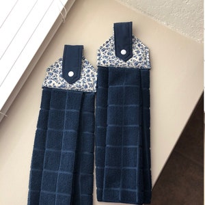Set of 2 Navy Blue and White Hanging Kitchen Towels