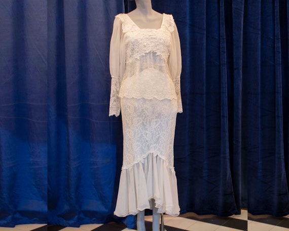 Vintage bohemian 1920's style wedding dress