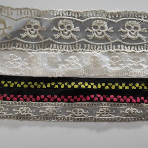 Bias ribbon with skulls trimmings. Skulls lace, skulls elastic band.