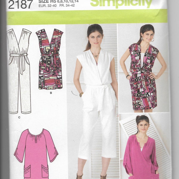 Simplicity 2187 - Patron de couture pour combinaison, robe et tunique - Jumpsuit et robe porte-feuille fronçée - Patron de tunique à fronces