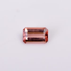Radiant Cut Pink Tourmaline Gemstone: 1 Carat, 9x5mm