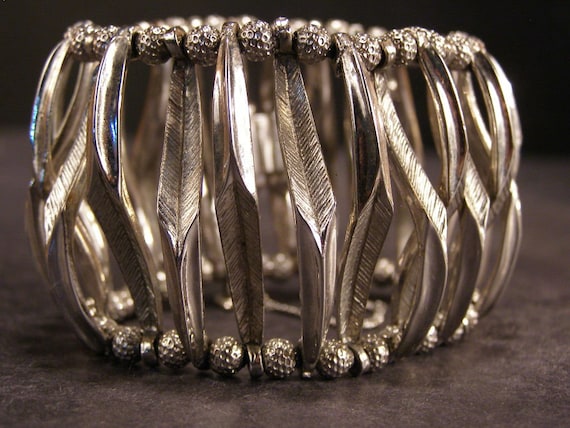 Vintage RARE Trifari Double Row Feather Silver La… - image 1