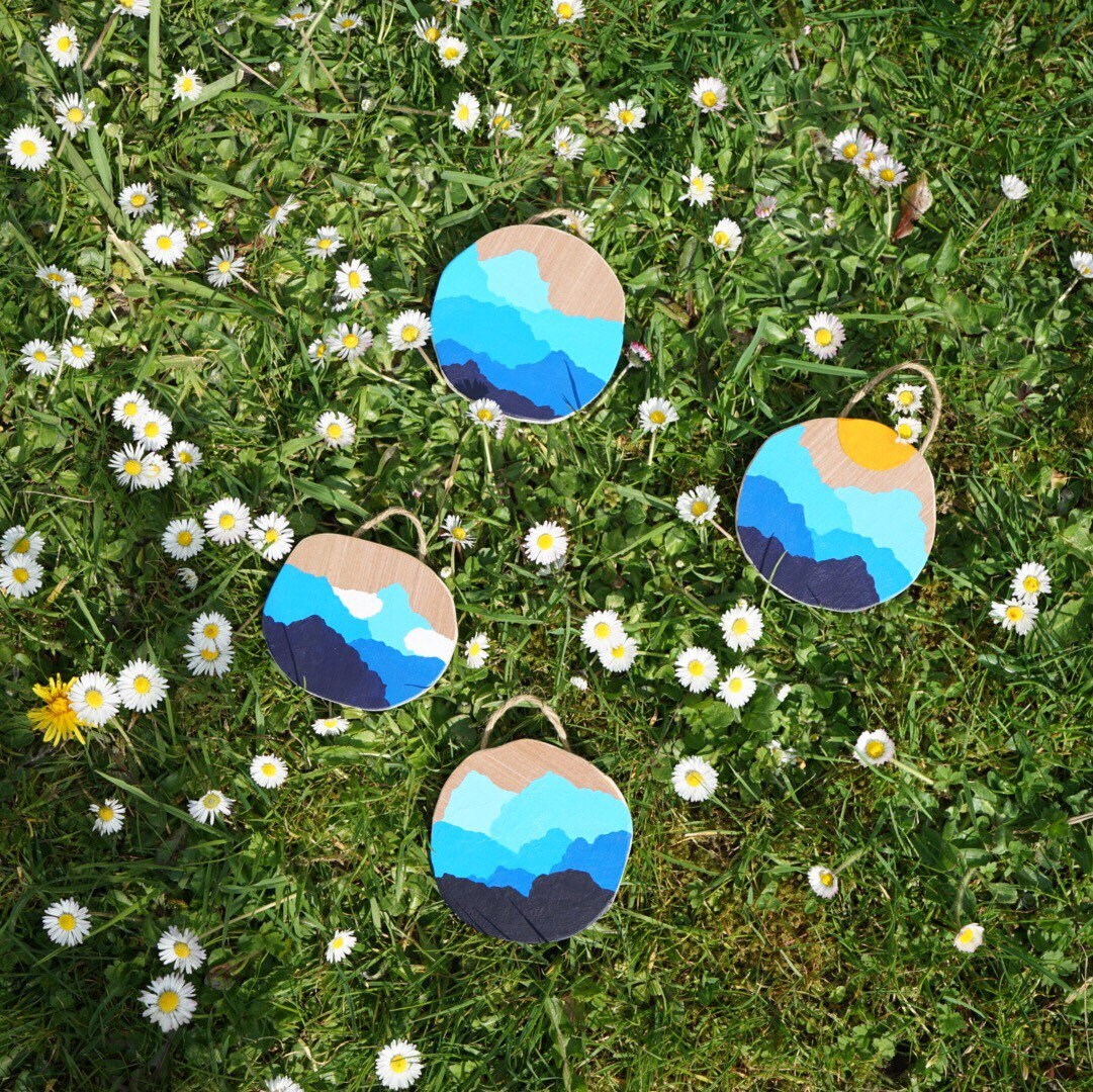 Suspension Murale Design Montagnes en Bois