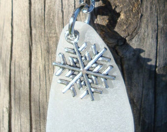 Sea Glass / Snowflake Keychain - Authentic Sea Glass Keychain - Snowflake Key Ring - Cadeau d’Italie - Cadeau pour ado - Fait main en Italie