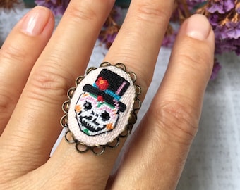 Mexican sugar skull Calavera man ring. Day of the Dead embroidered ring for All Souls' Day holiday. Halloween Art folk skull accessory.