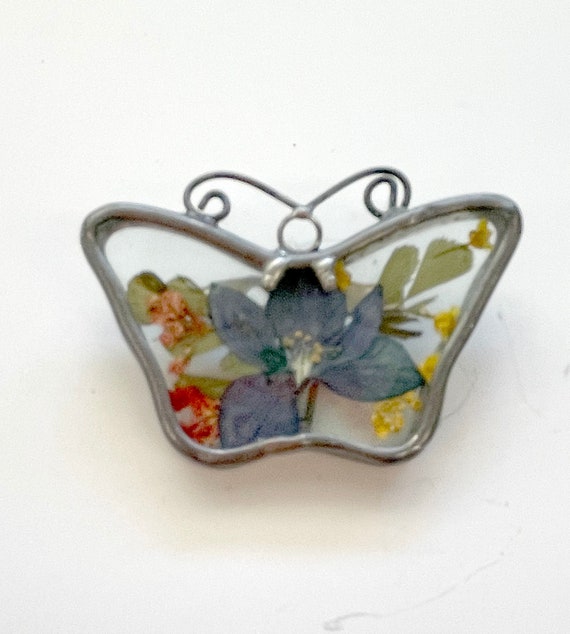 Vintage 1970s Real Pressed Flowers Brooch- Staine… - image 1