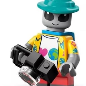 Alien Tourist LEGO Space Series 26 Minifigure~ RETIRED 71046 NEW Collectible, Gift