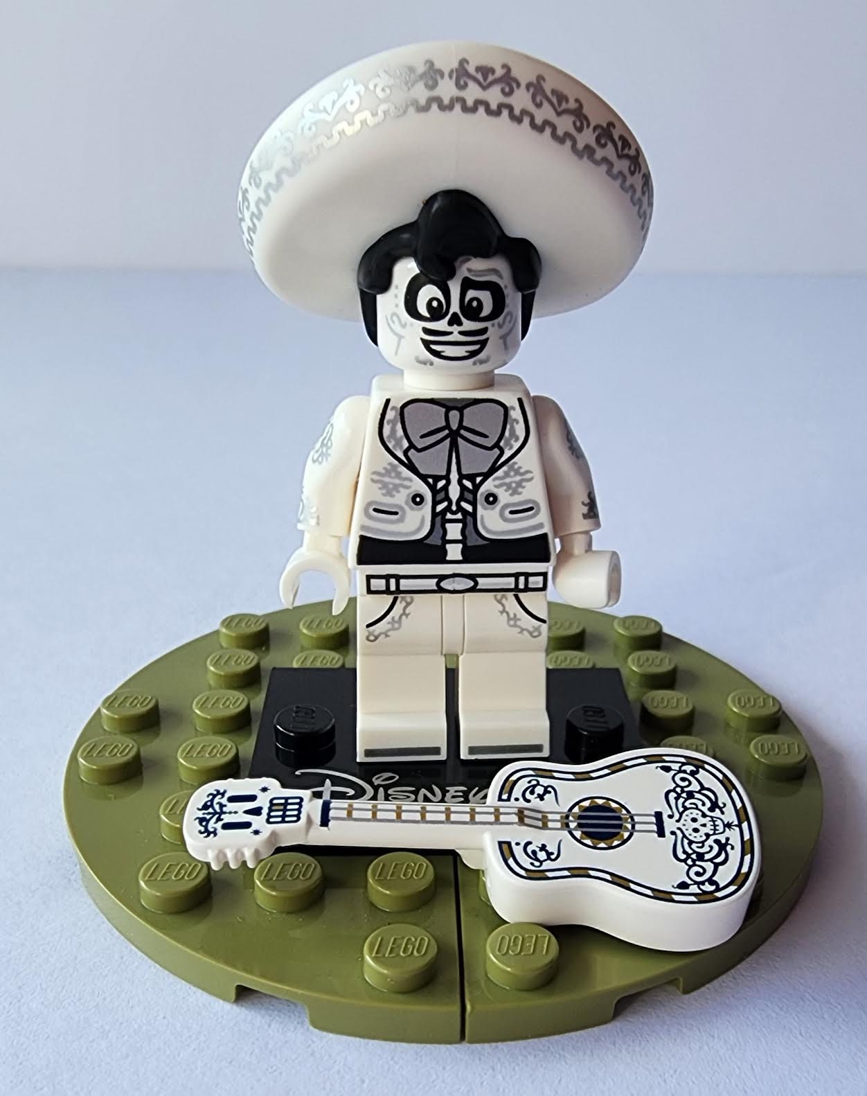Ernesto De La Cruz Coco New LEGO Disney 100th Anniversary