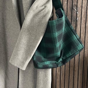 Bolsa de ombro tipo sacola – Bolsa de flanela com estampa xadrez verde