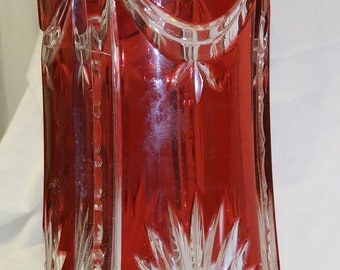 Vintage Bohemian Red Glass Vase - Exquisite Pinwheel and Star Cut Design - Ideal for Flower Arrangements - 30cm-statement piece