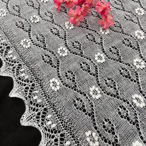Handknitted Estonian lace Haapsalu shawl &quot;Bindweed” , white