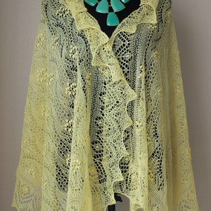 Knitted Estonian lace/ Haapsalu Shawl &quot;Flowers in the vase&quot;