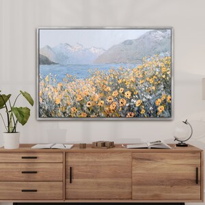 Letrero decorativo de pared con detalles amarillos de estilo rústico costero, campo de flores silvestres amarillas con lago y montañas, pintura de paisaje vintage
