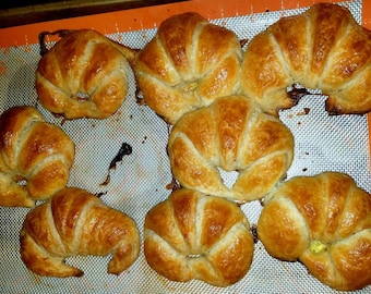 Croissants (Plain or Chocolate Filled)