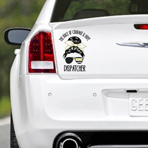 Despachadora de mujer con moño despeinado dorado, Thin Line, la voz del coraje y la esperanza. Calcomanía de vinilo para auto de la operadora del 911. imagen 6