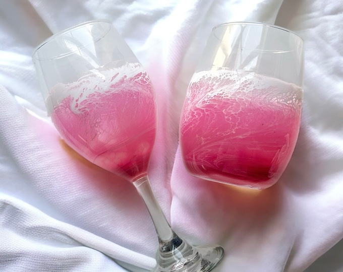 Personalized Resin Pink Magenta Wine Glass  Set | Wedding Gift for Couples | Engagement | Bridal Party Wine Glass |