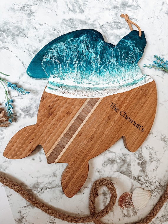 Personalized Turtle x Ocean Style Serving Board | Resin & Bamboo Wood | Beach Wedding Gift | Housewarming | Engraved