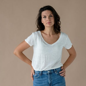 Classic White Linen Jersey V-Neck T-Shirt for Women - Breathable & Casual Tee