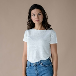 Premium 100% Linen Jersey T-Shirt in Heather White - Elegant Short Sleeve Boat Neck Top for Women