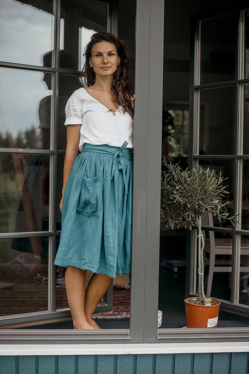Blue patch pocket linen skirt, midi linen skirt for summer, high waist linen skirt, linen clothing for woman imagem 5