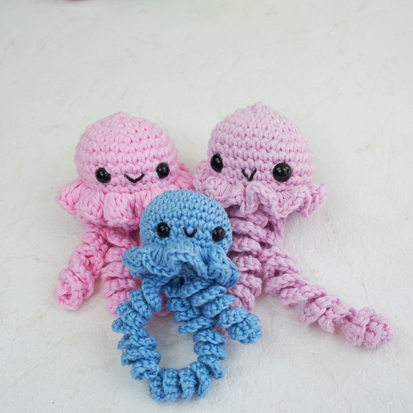 Crochet amigurumi jellyfish pdf pattern. Downloadable pattern for a cute and easy jellyfish - DIY jellyfish - Kawaii amgurumi