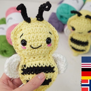 Crochet bee pattern - PDF easy pattern for a baby bee! DIY toys. Häkelanleitung für eine Biene, hekleoppskrift på bie. Amigurmi bee