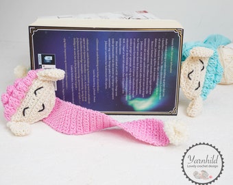 Crochet bookmark pattern PDF, downloadable pattern for an amigurumi lamb bookmark. Quick and fun to make