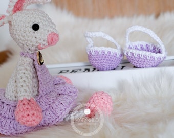 Crochet bunny pattern with dress and basket. Instant download. Hekleoppskrift hare. Amurugumi Häkel Muster Hase.