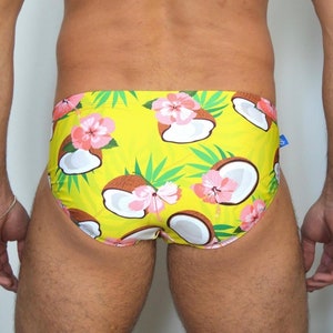 BADPAK heren gay slips tropical coconuts. Handgemaakt, geweldige kwaliteit. Trekkoord en voering. Pakketverbeteraar.