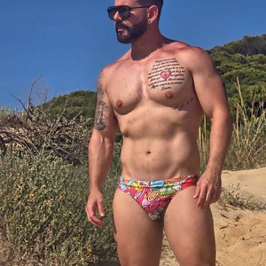 Gay-Badehose für Herren mit Paketverstärker. Handgefertigt. Sehr sexy und bequem. Mit Kordelzug und Innenfutter