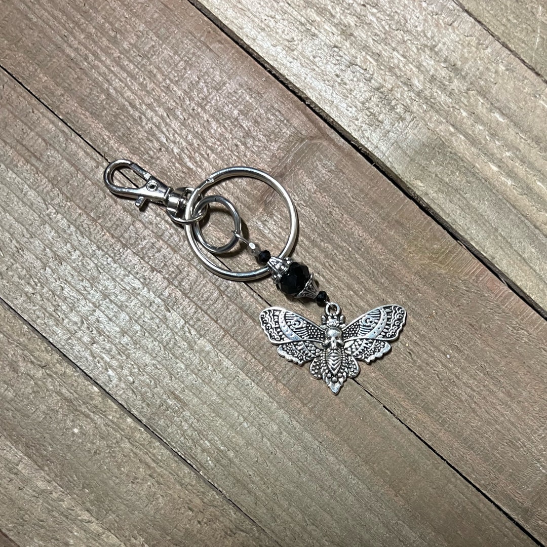 SUPERFINDINGS 4Pcs Gothic Skull Moth Keychain Set - Mixed Metal Colors