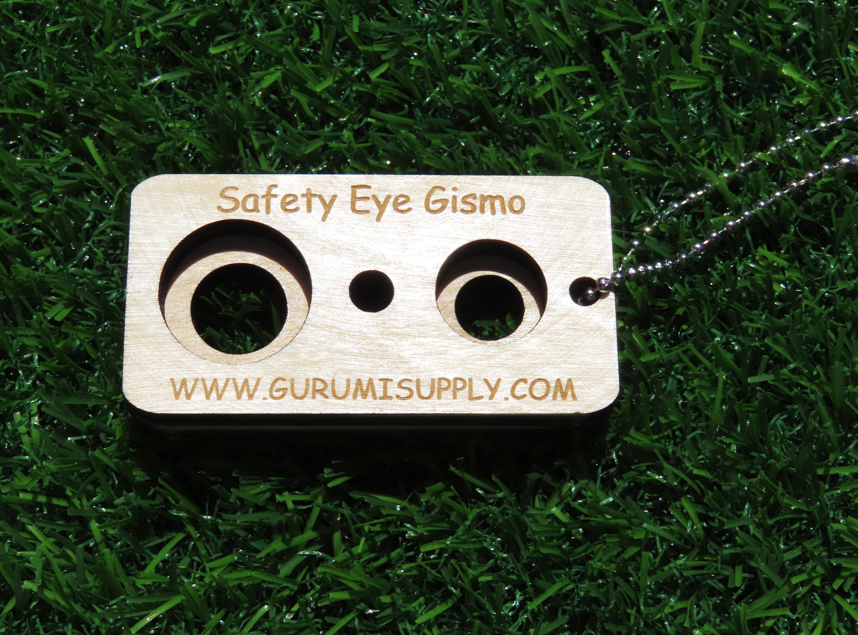 Safety Eye Gismo Petite Size On-the-go Keychain Safety Eye Tool