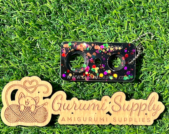 Safety Eye Gismo Witch’s Brew Glitter - Keychain - Safety Eye Tool - Safety Eye Jig - Safety Eye Helper - Amigurumi - On-the-Go